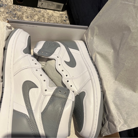 Size 9 dead stock jordon 1 stealth og box